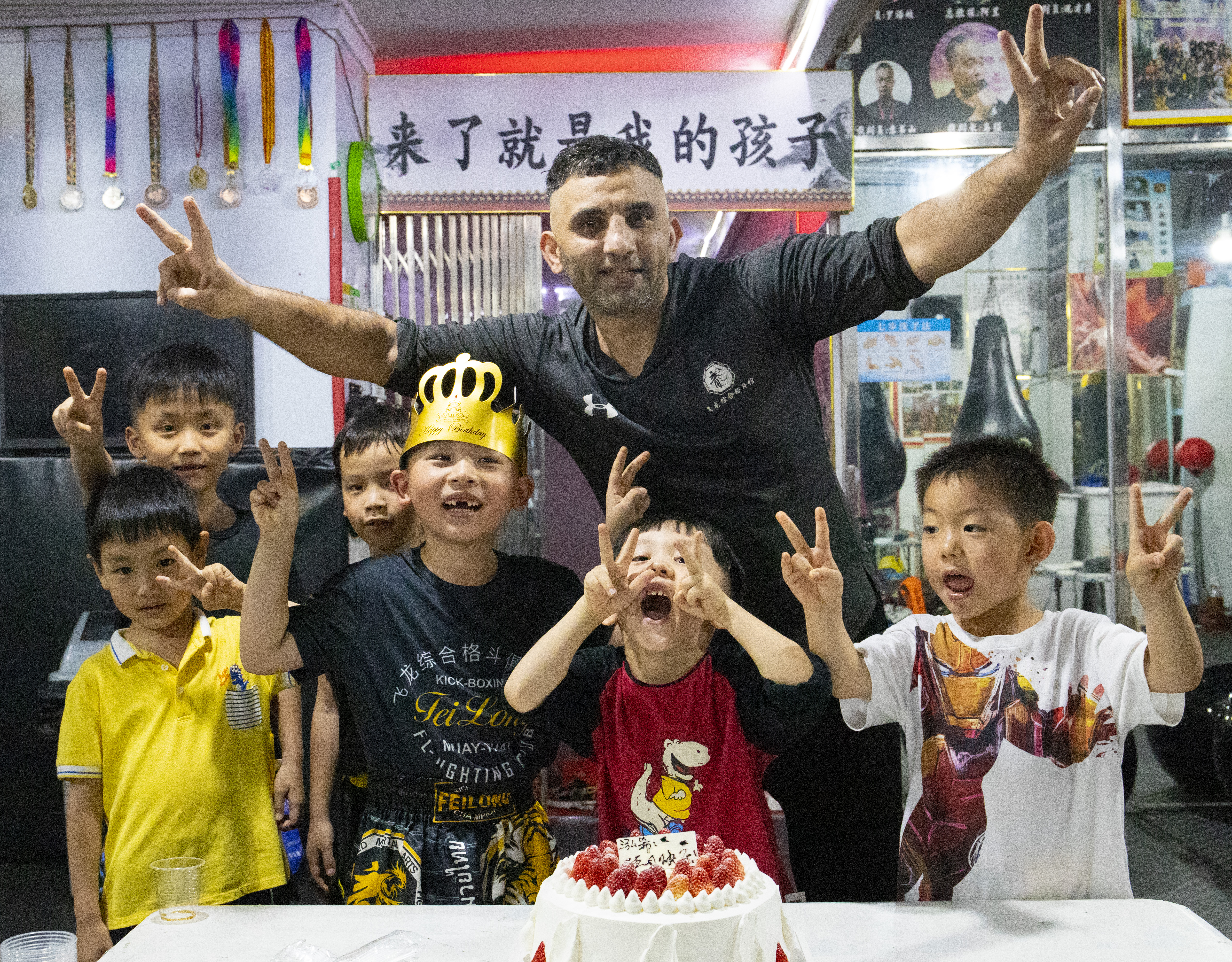 Pakistani boxing coach pursues Kungfu dream in China