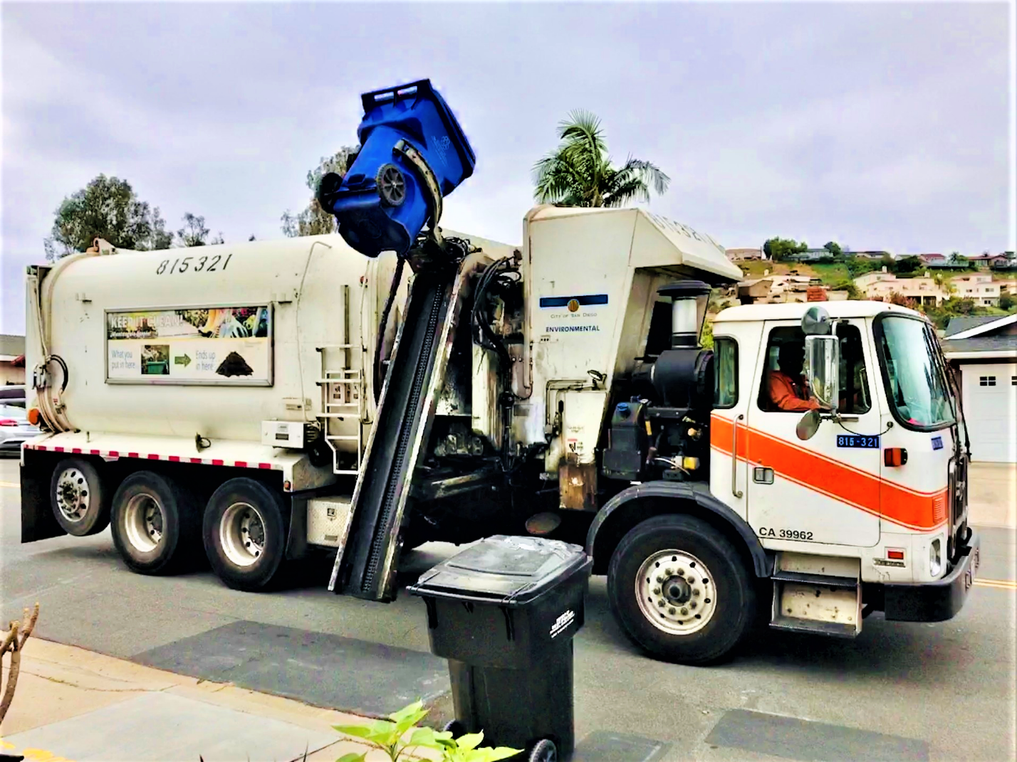 Chinese Companies keep Karachi Clean