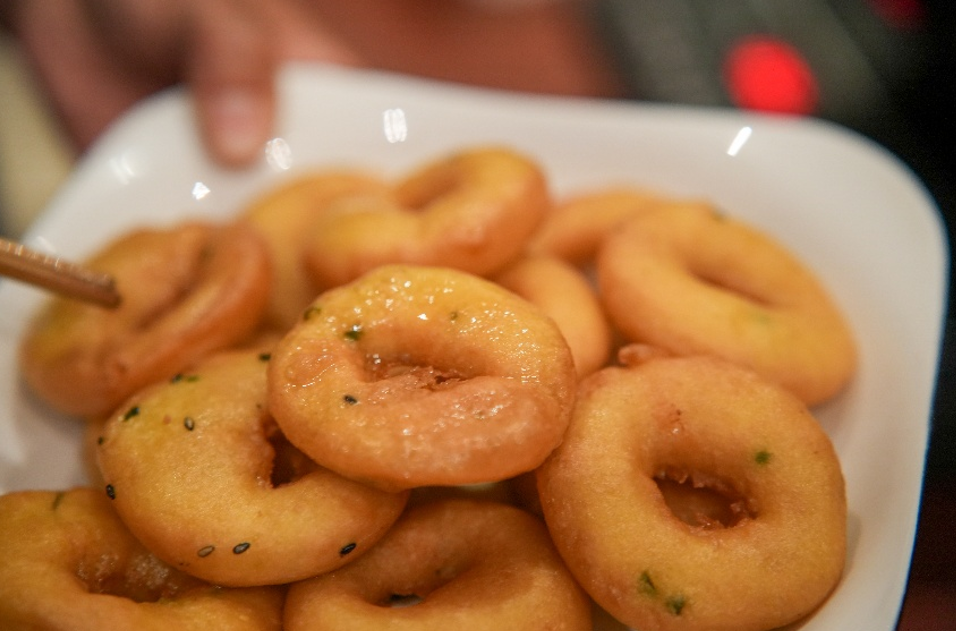 China-Pak cooperation in canola oil makes Wuhan snack more appetizing
