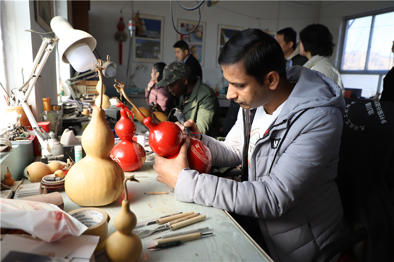 Pakistani student amazed by China’s poverty relief achievement