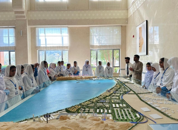 Students from China-Pakistan school visit Gwadar Port