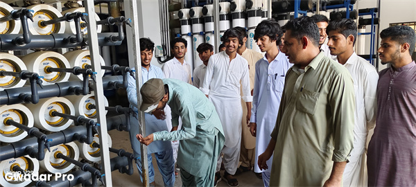 Pak-China Technical and Vocational Institute students visit Gwadar Port