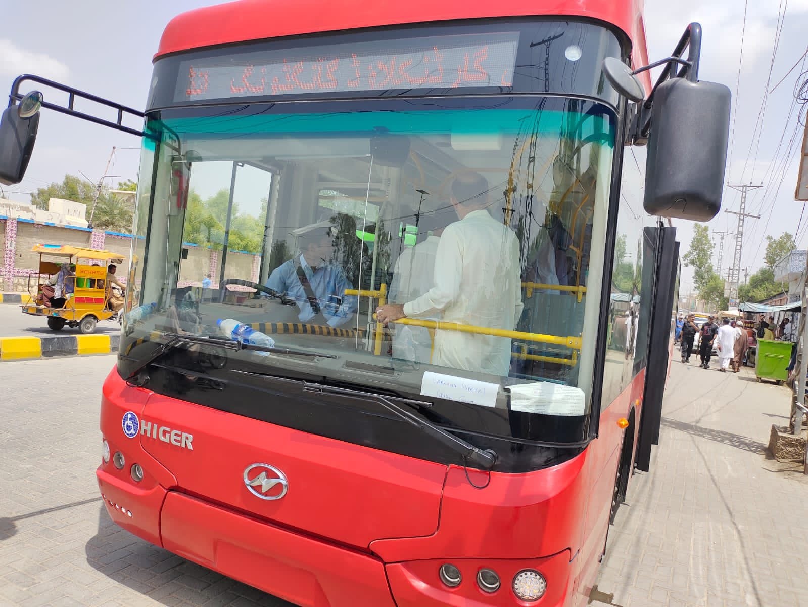 ‘Peoples Bus Service’ starts operation in Larkana
