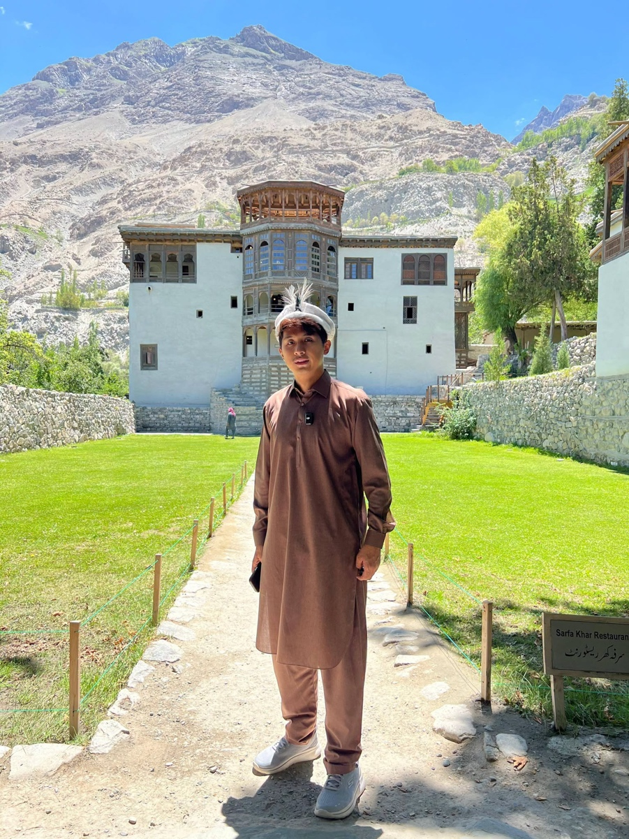 Chinese travel vlogger showcases Pakistan’s tourism attractions to millions