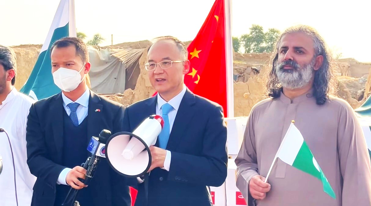 Chinese envoy distributes relief packages to flood-affected people in Balochistan