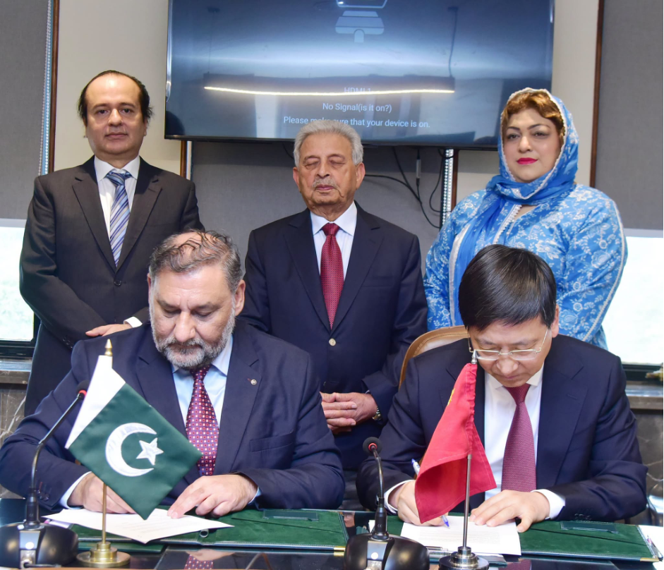Pakistan, China sign LoI to establish agricultural technology display park