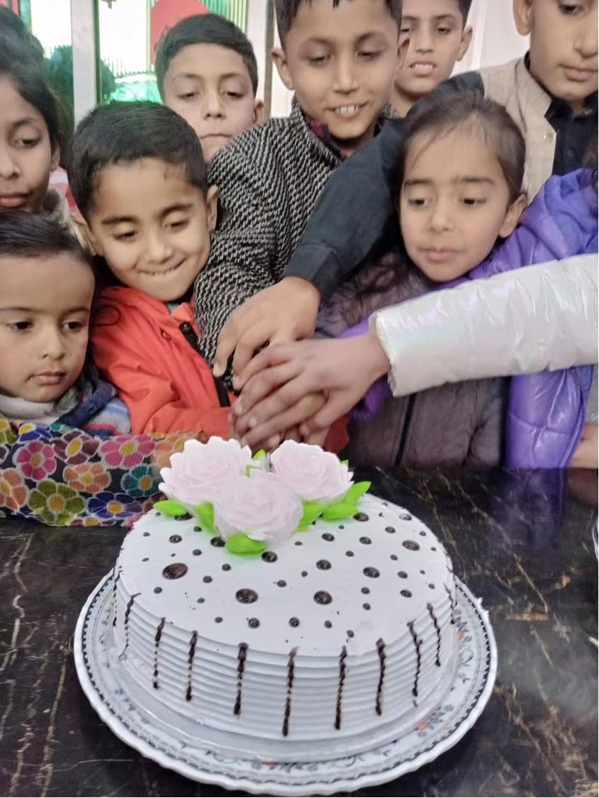 Beijing-Islamabad charity program supports children in need